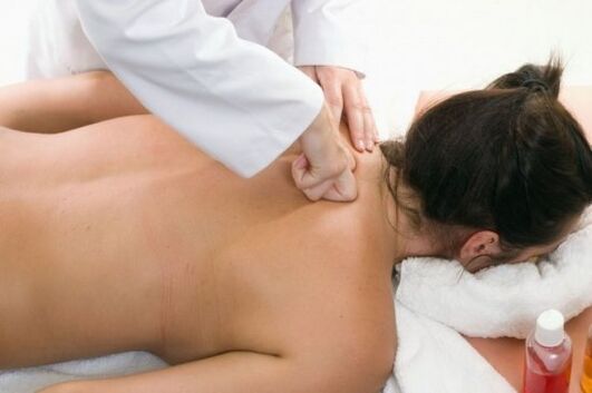 Massagem com feridas nas costas